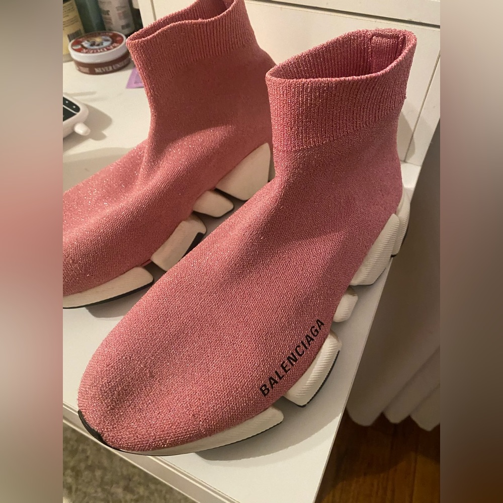 Balenciaga
Balenciaga Speed 2.0 Sneakers  like new!
